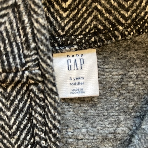 Gap Pullover - Picture 4 of 4